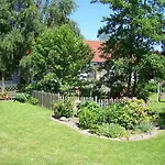 Gaestehaus Luv Und Lee 4*
